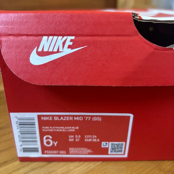 Nike Blazer Mid ‘77 (Youth size 6/ women’s size 7.5) - Picture 2 of 8